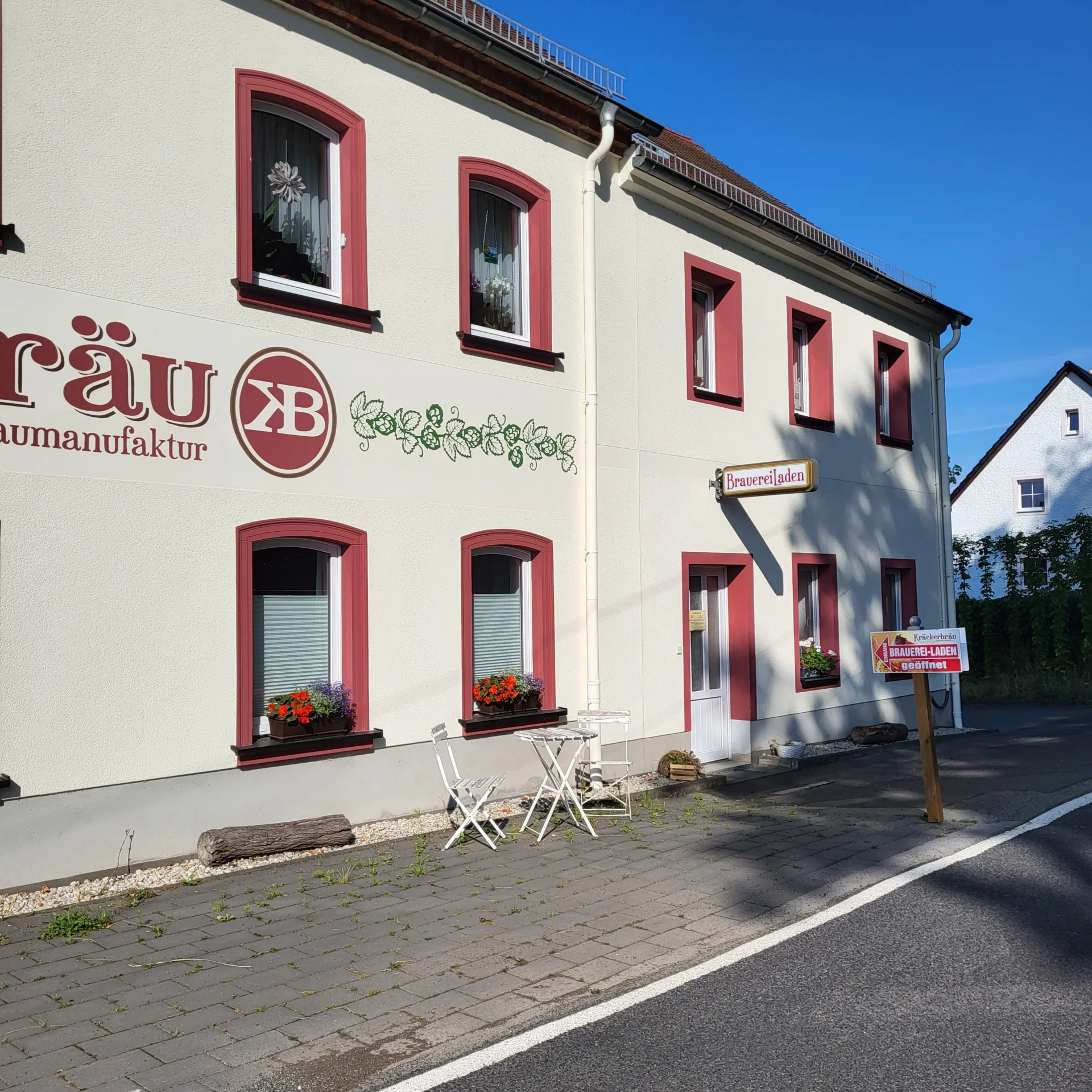 Brauereiladen mit Kräcker-Bräu Sortiment